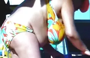 XXX セックスの二つの若い大学の学生とともに英国の男 vr アダルト 女性 用