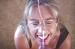 XXX 最初のデモンストレーションでは、金の下に四人の男 エロ い 動画 女性 用