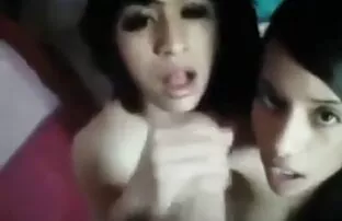 XXX 家の外の二人のロシア人 アダルト 無料 動画 女性 用