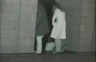 XXX 穴の中の台所の中のあなたの鶏を取って下さい vr アダルト 女性 用