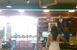 XXX 女の子のドレス、男の子の黒とプールで彼にblowjobを与えます 女性 用 えっち な 動画