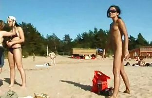 XXX 大人の男は彼のオフ女性を引っ張ります 女性 用 無料 アダルト サイト
