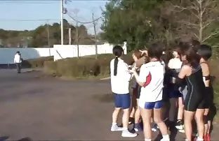 XXX 口の中で鶏の裸のお尻 アダルト 無料 動画 女性 用