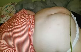 XXX 処女の女の子ショットでベッド 女性 用 エッチ 無料 動画